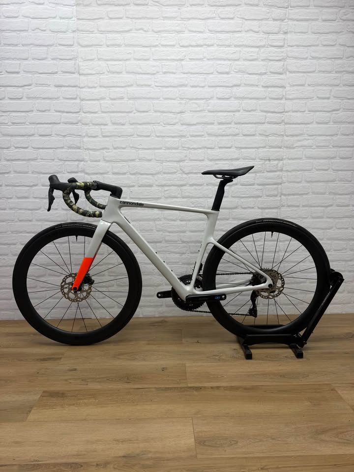 2025 Cannondale SuperSix Evo 51cm 105 Di2 Disc Road Bike