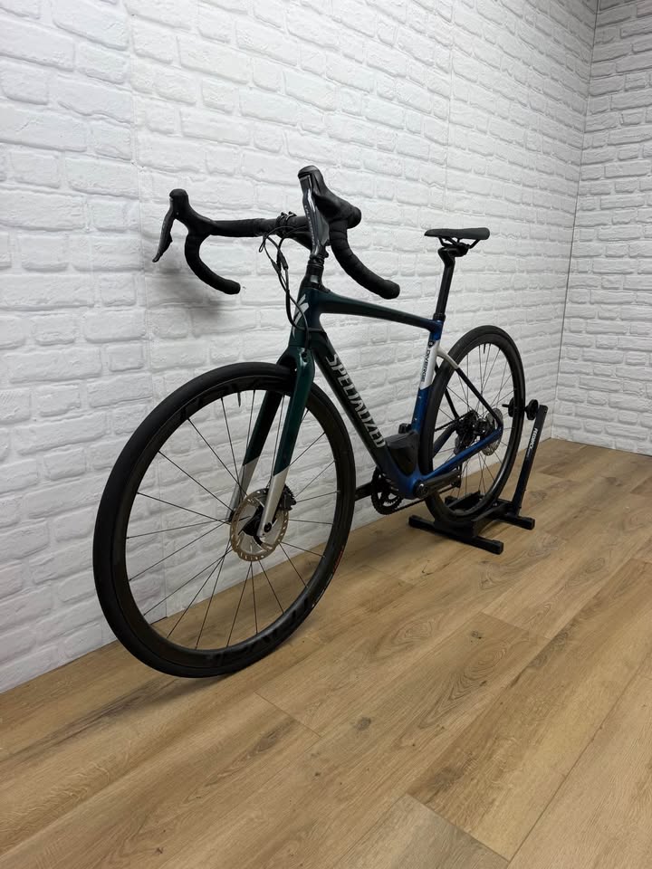 Specialized Diverge 56cm Ultegra Di2 Carbon Gravel Bike