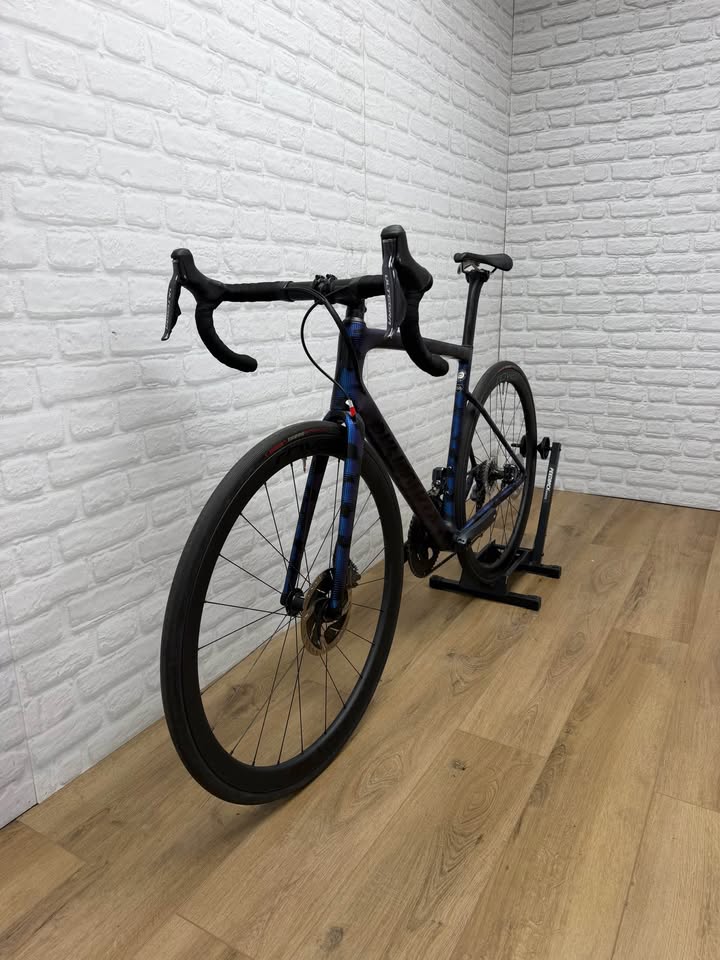 Specialized Tarmac SL6 56cm Ultegra Di2 Disc Road Bike