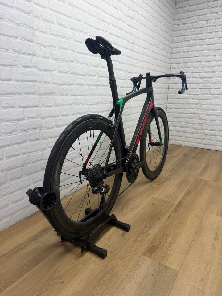 Trek Madone SLR Project One 56cm Dura Ace Di2 Road Bike